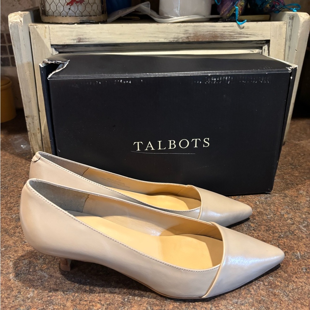 $3 SALE Talbots Women's Beige Heels